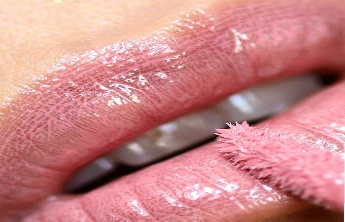 What is Mac lipgloss?