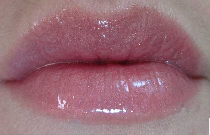 MAC Lipglass Swatches