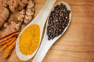 The Advantages of Combining Black Pepper with Turmeric