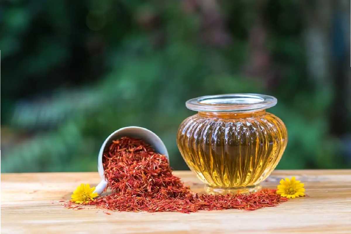 Benefits of Safflower Seed Oil For Skin and Beauty