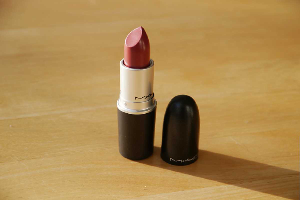 MAC Creme In Your Coffee Lipstick